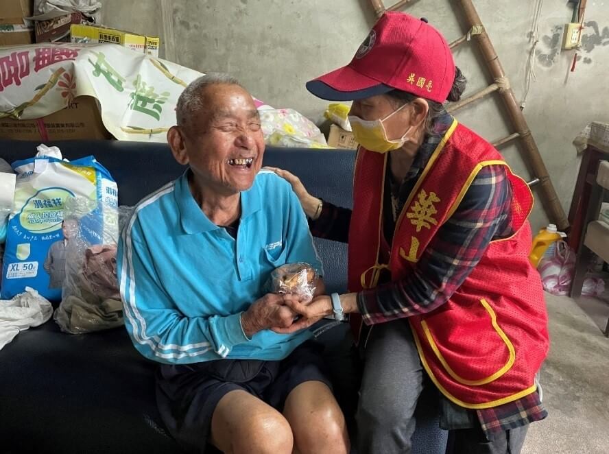 用愛加溫 關懷弱勢三失老人